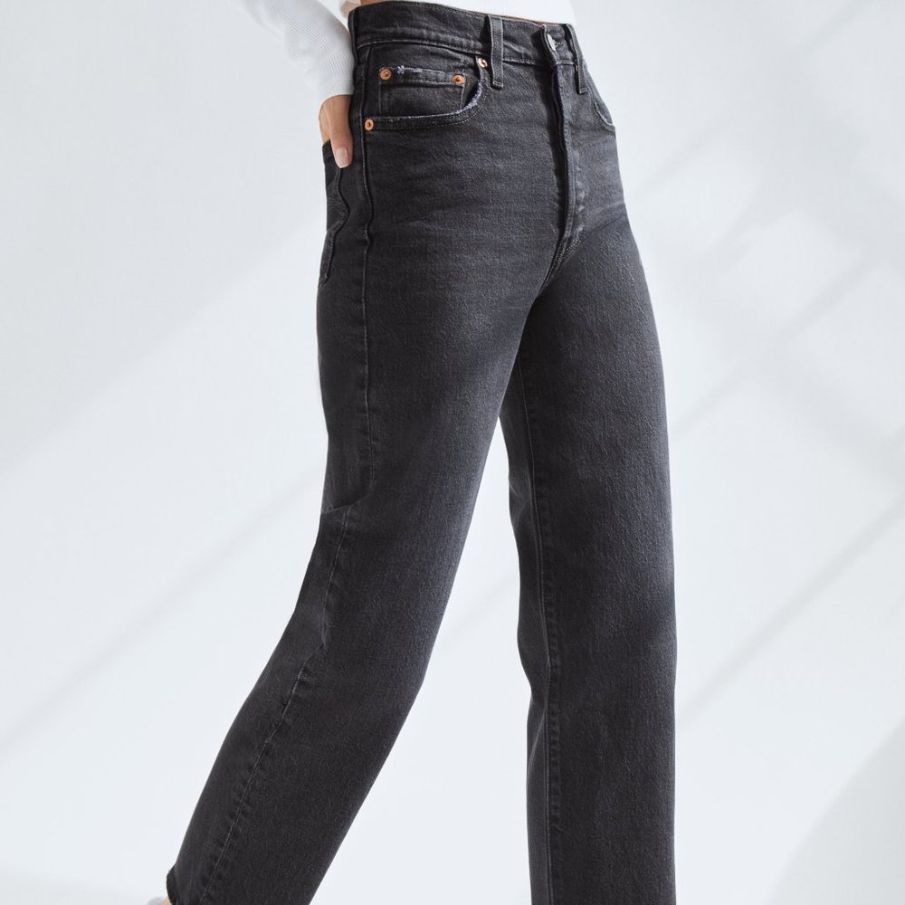 Levis Ribcage Straight